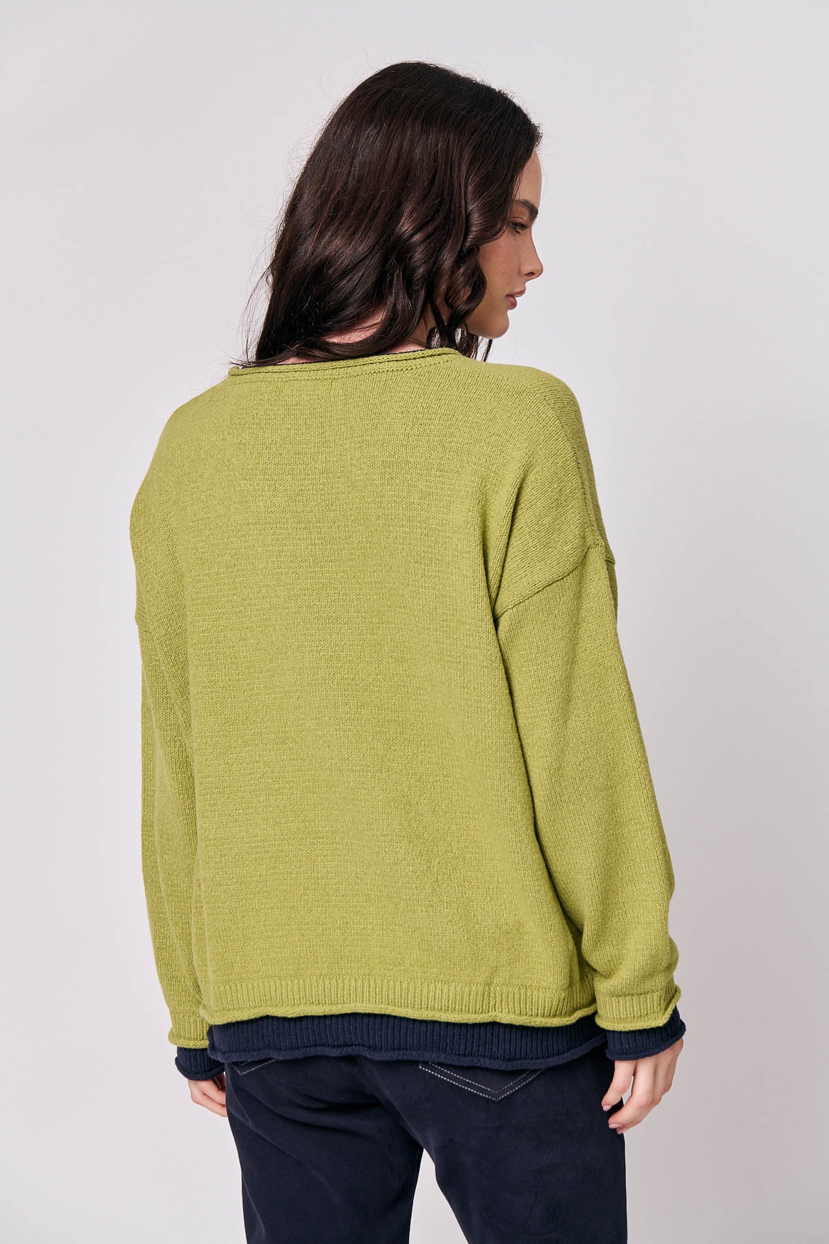 Contrasting V-Neck Knit Jumper