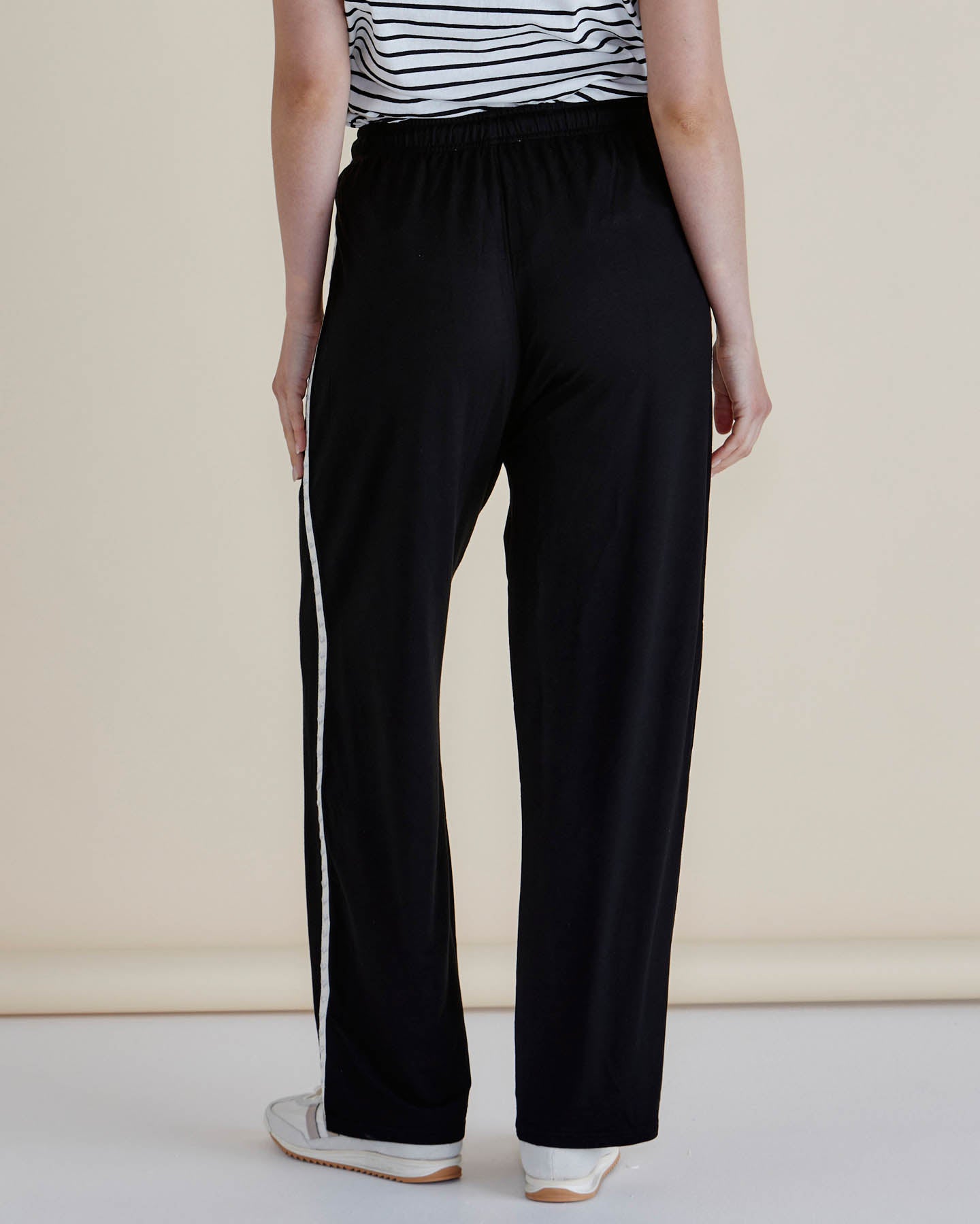 Evelyn Wide Leg Jogger