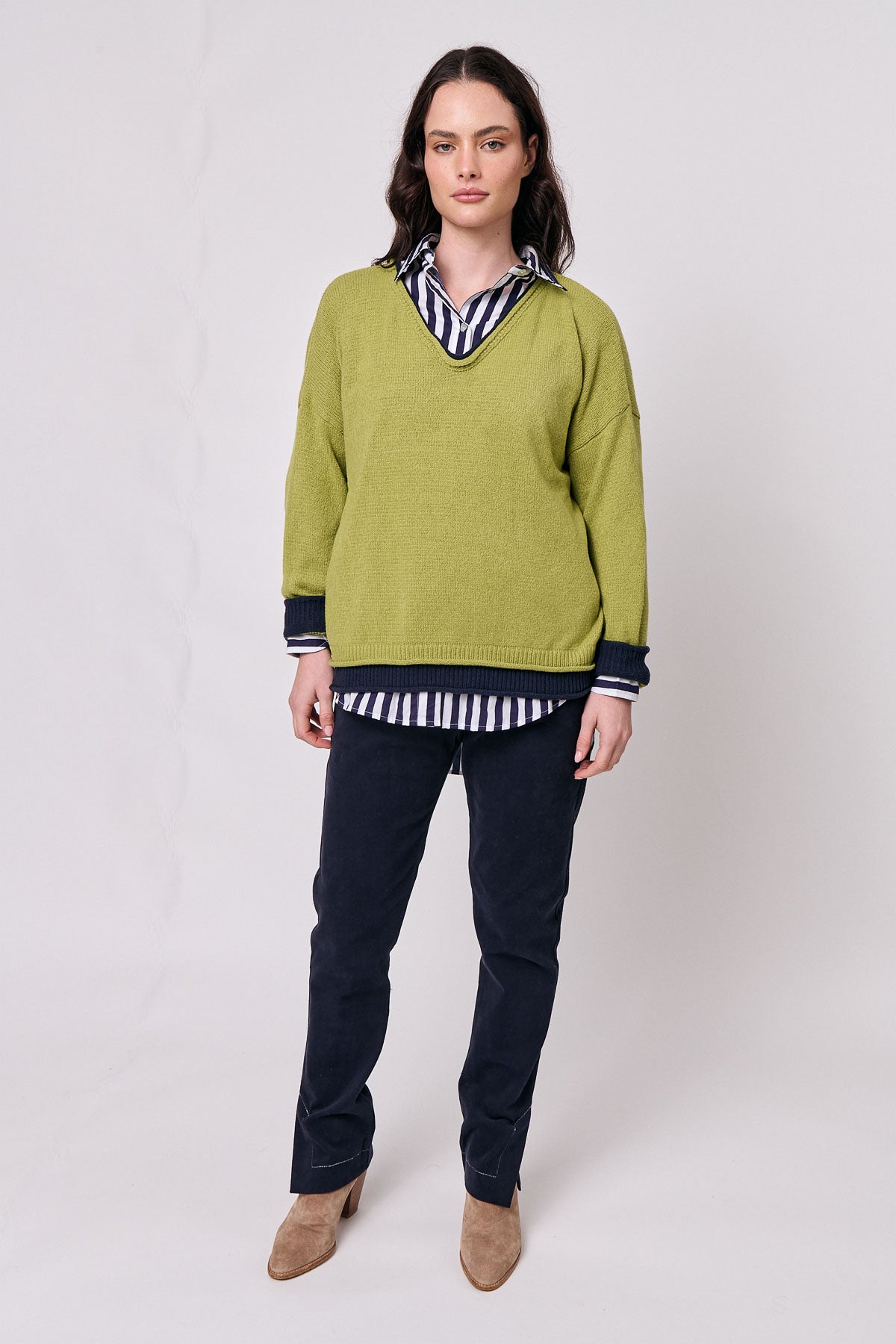 Contrasting V-Neck Knit Jumper