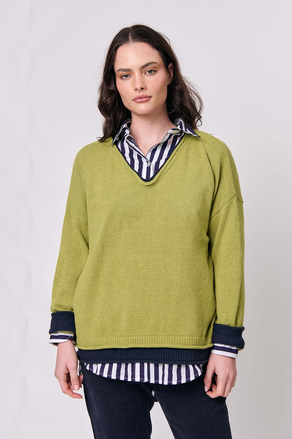 Contrasting V-Neck Knit Jumper