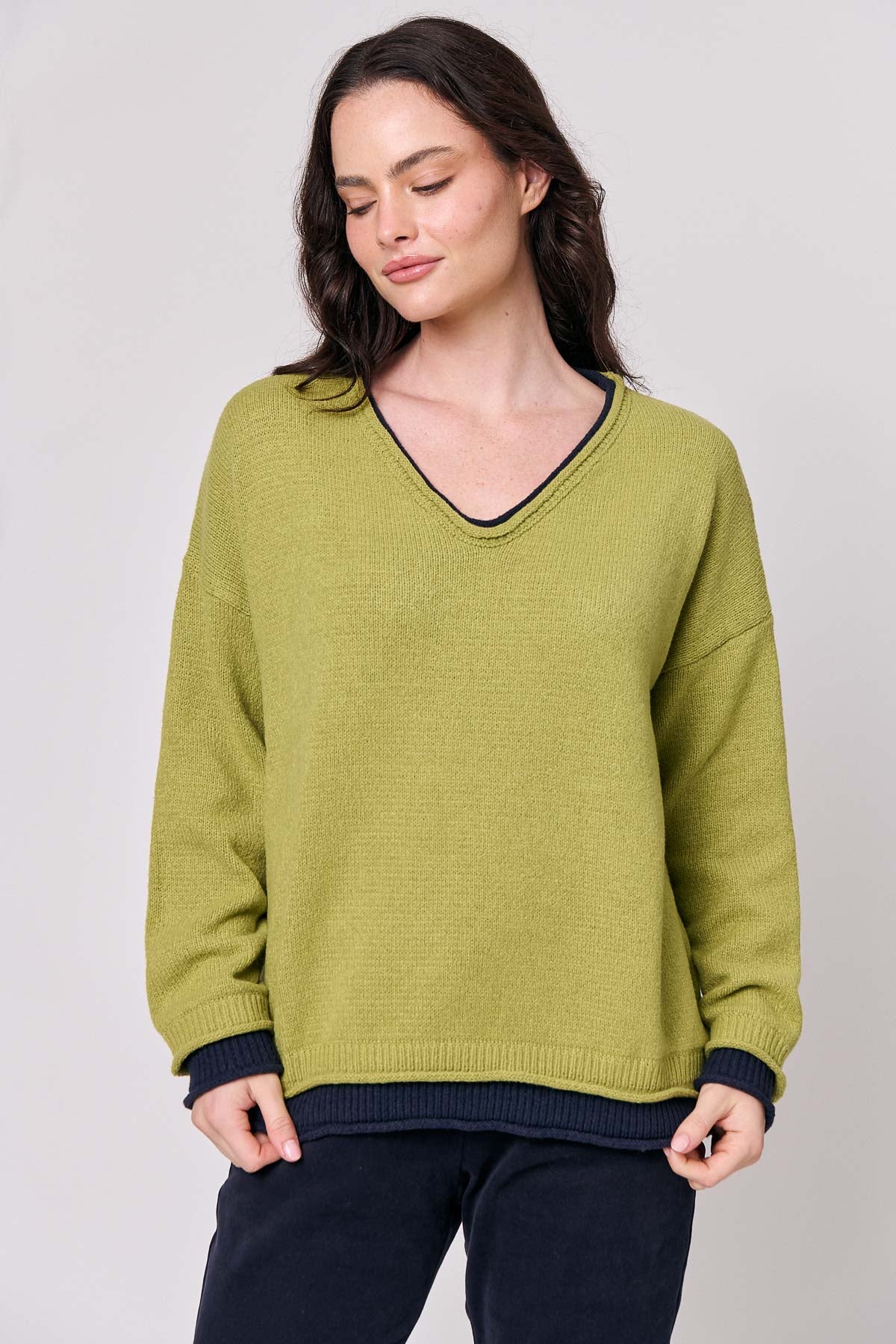Contrasting V-Neck Knit Jumper