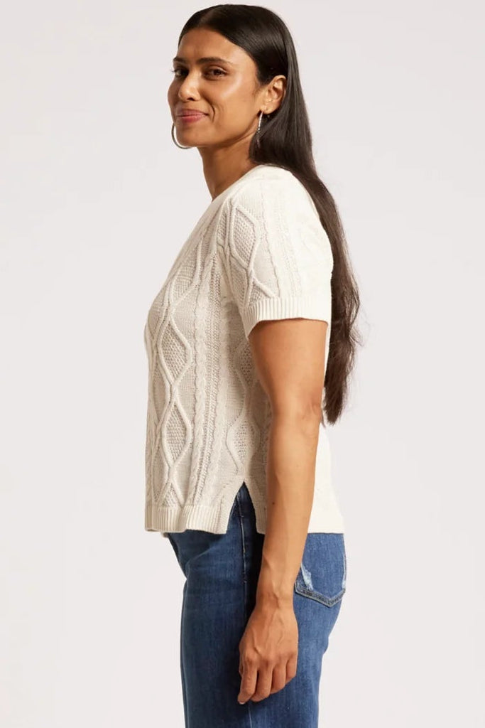 Casa Cable V Knit