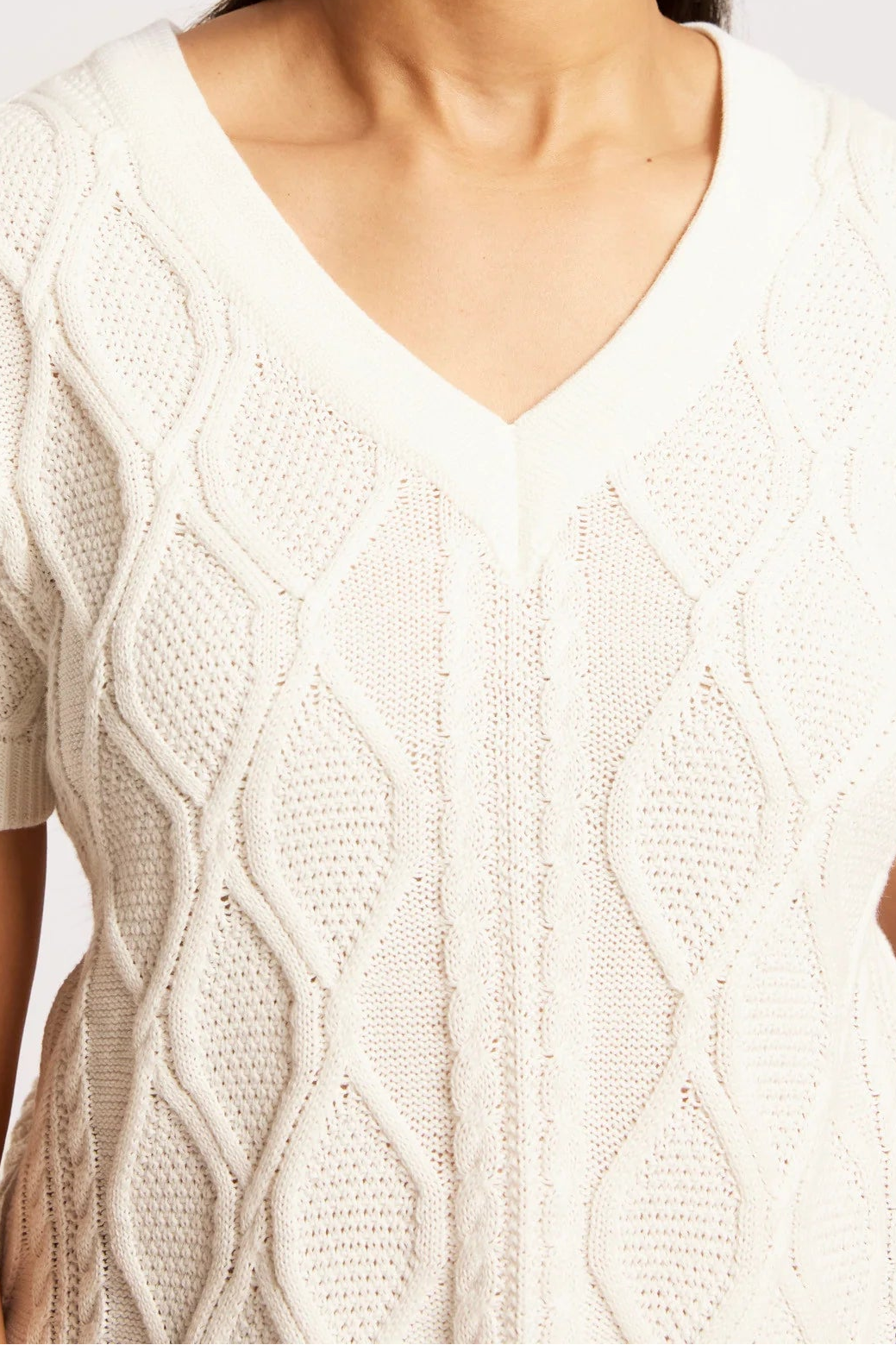 Casa Cable V Knit