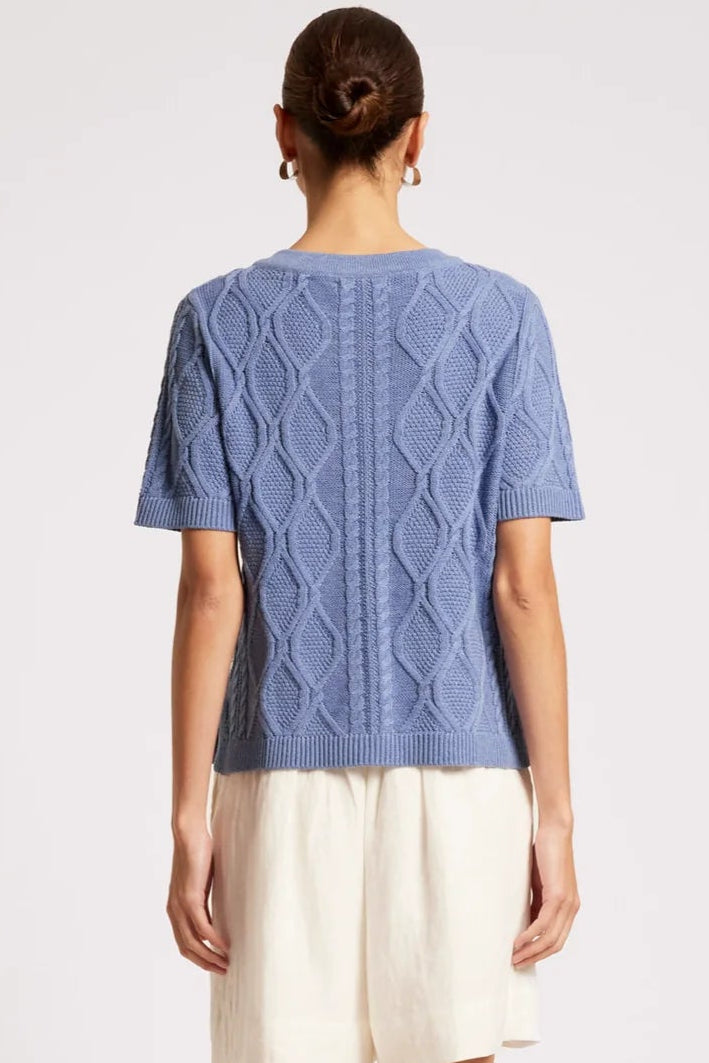 Casa Cable V Knit