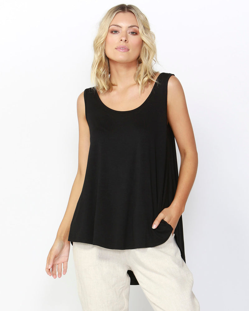 Black or White Tank Top Holly by Betty Basics