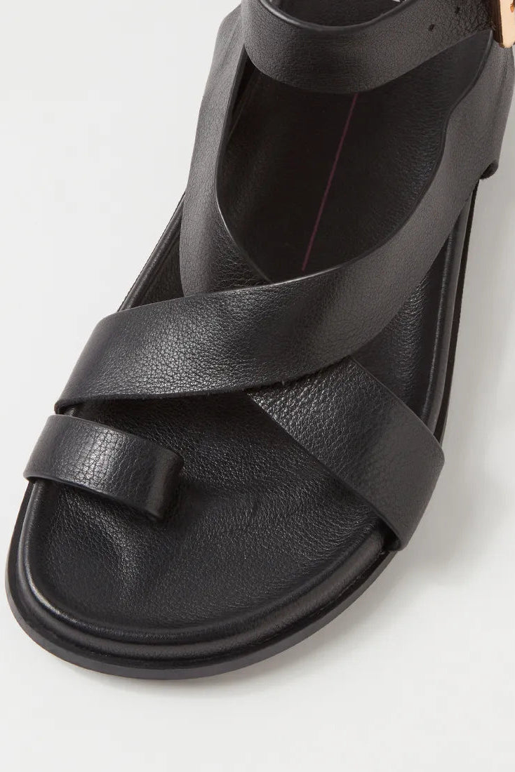 Huiro Leather Sandals