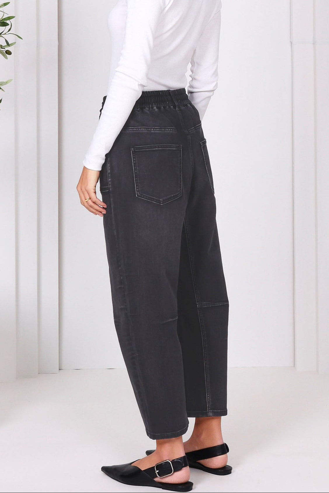 Leo Barrel Jeans