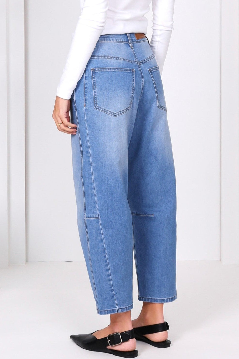 Toni Barrel Jeans