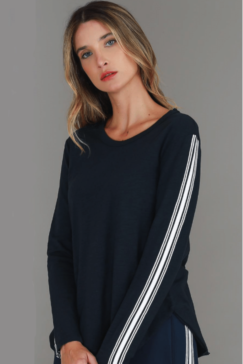 Delta Curve Hem Stripe T-Shirt