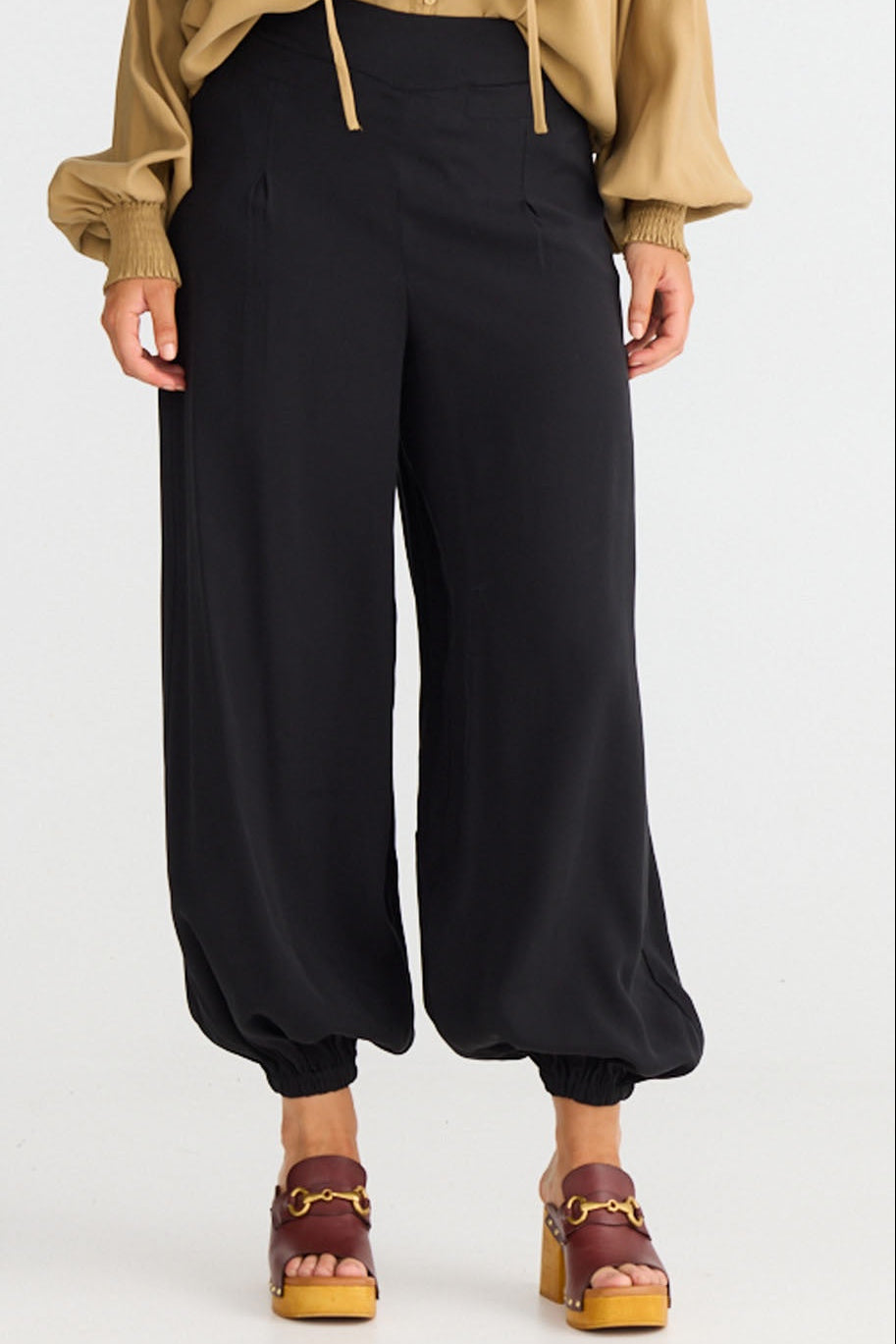 Genie Pant