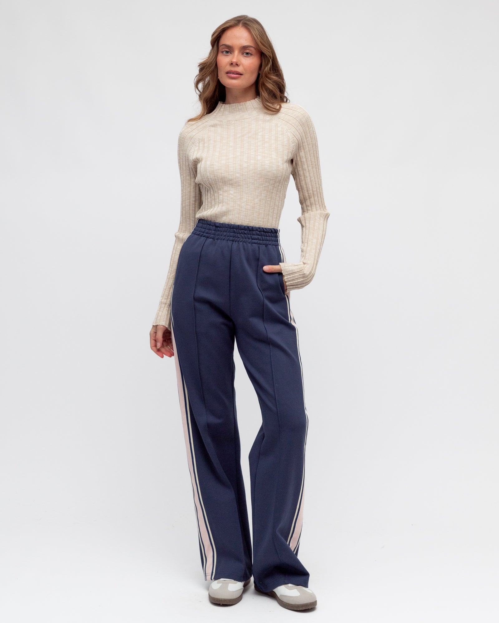 Sideline Elevated Track Pant
