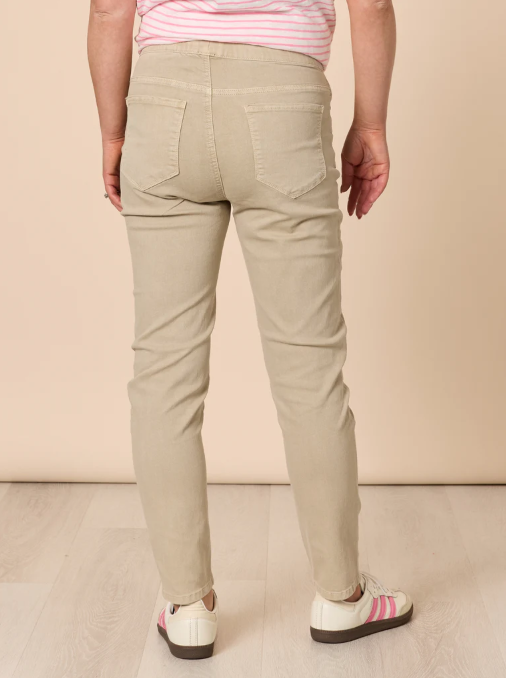 Chicago Slim Leg Jean