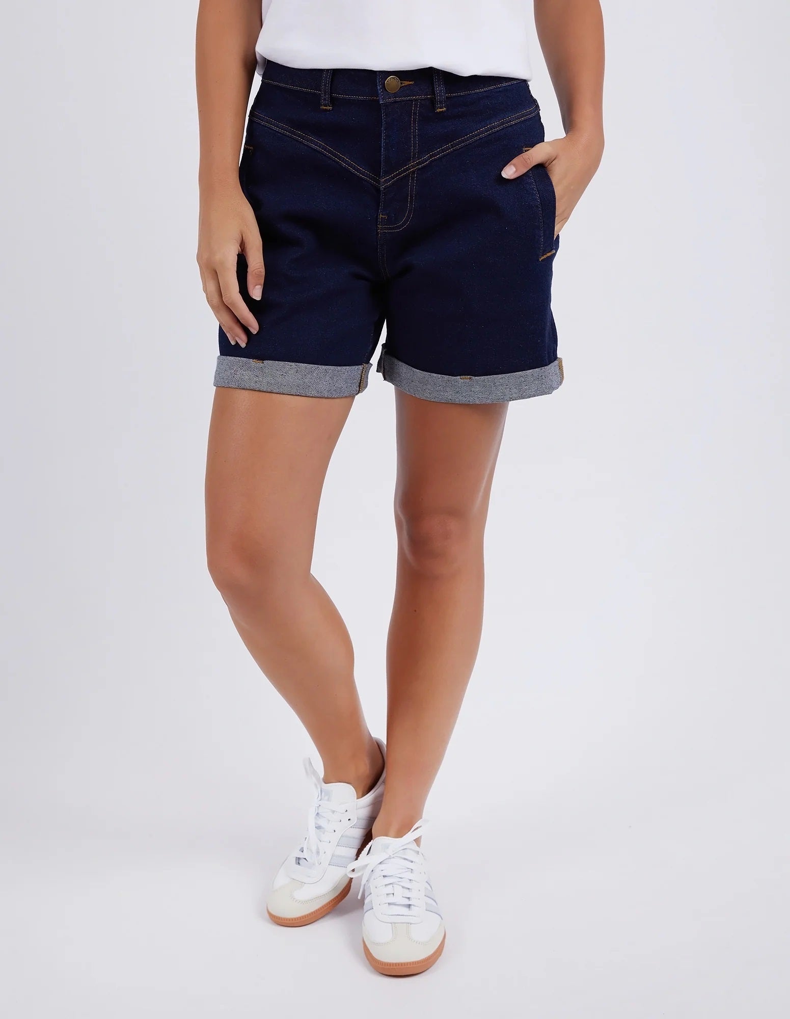 Devi Short in Dark Blue Devi Short in Dark Blue
