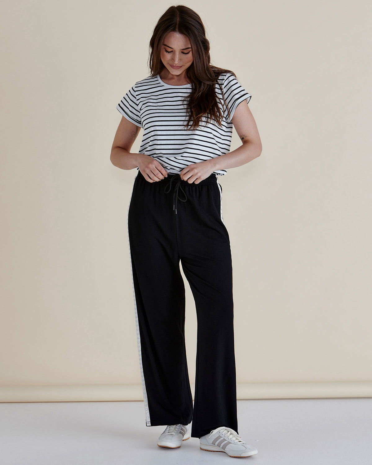 Evelyn Wide Leg Jogger