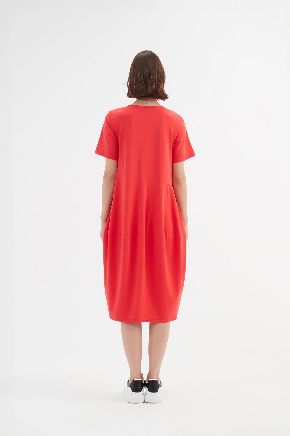 Back of Strawberry Red midi dress in jersey cotton by Tirelli.