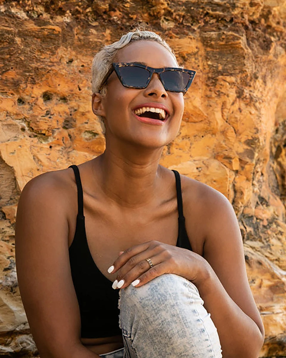 Reality Eyewears Lizette Sunglasses in Tortoiseshell Honey Turtle. 