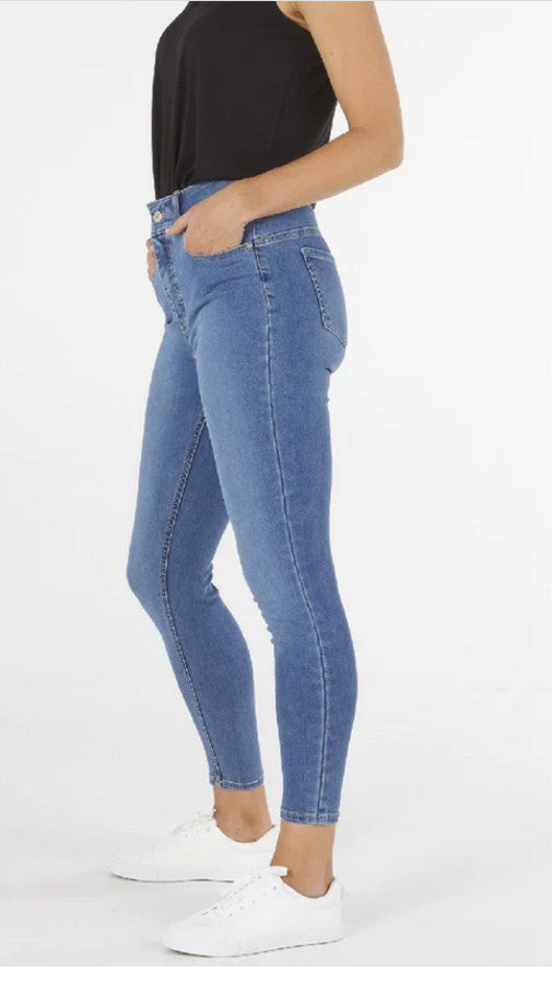 Anniston Jean in Cloud Blue by Betty Basics | Kindred Spirit Boutique & Gift
